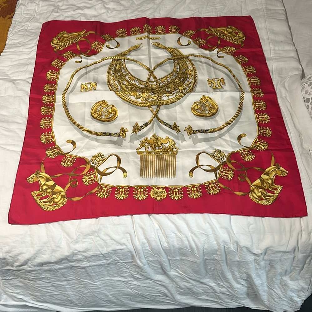 Authentic Vintage 90 cm Hermes Les Cavaliers D’Or Rybal Silk Scarf